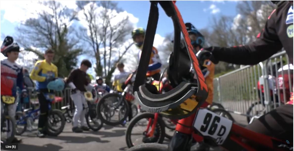Les acrobates du BMX séduisent les spectateurs limougeauds